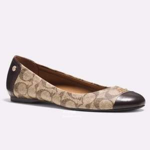 COACH 蔻馳 Chelsea 女士真皮拼接平底鞋 2色 $41.99
