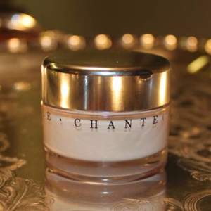 明星产品，Chantecaille 香缇卡  未来肌肤粉底液 色号全 £51.66（需用码）