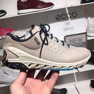 2017秋款，ECCO 愛(ài)步 BIOM Venture 女士GTX防水戶外運(yùn)動(dòng)鞋 $89.99 國(guó)內(nèi)￥2199 