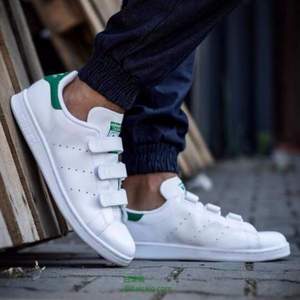 Adidas Originals 阿迪达斯 Stan Smith 魔术贴复古小白鞋 绿尾 $29.99