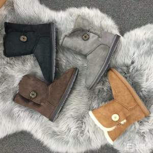 UGG Australian Shepherd 時(shí)尚單扣短筒雪地靴  4色