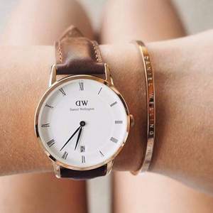 Daniel Wellington 丹尼爾·惠靈頓 女士金色手鐲DW00400003
