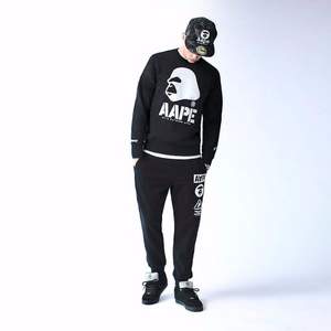 雙十一預售，17冬款 it Aape 情侶款猿人頭加絨印花衛(wèi)衣