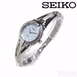 Seiko 精工 Tressia系列 SUP231 珍珠母贝+镶施华洛世奇水晶 太阳能女表 $75 免费直邮