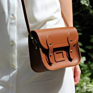 雙十一預(yù)告，The Cambridge Satchel 女士真皮小號單肩包 6色