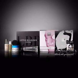 價(jià)值￡218 lookfantastic 限量護(hù)膚小黑盒 新低￡37.5（￡50 額外75折）送價(jià)值￡5火烈鳥圣誕飾品