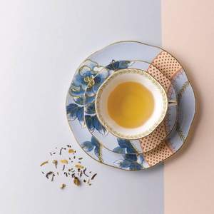國內(nèi)￥1035，Wedgwood 瑋致活骨瓷花間舞蝶系列茶杯碟2件套套裝 40003931  Prime會員免費直郵含稅