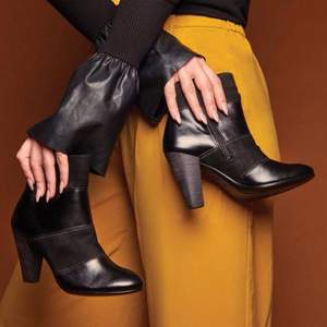 6PM：ECCO 愛步 型塑75 Modern 女士拼接粗跟短靴 4折$76