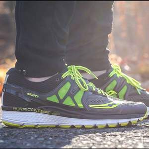 Saucony 索康尼 Hurricane 颶風 ISO 3 男款支撐跑鞋 5色  