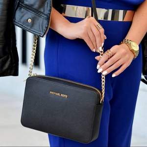 Michael Kors  邁克高仕 Jet Set 女士大號十字紋斜挎包 黑色