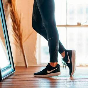 Nike 耐克 LunarEpic Low Flyknit 2 女子跑步鞋