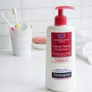 Neutrogena 露得清 Norwegische Formel 深層保濕身體乳液250ml*2瓶 Prime會員湊單免費直郵含稅