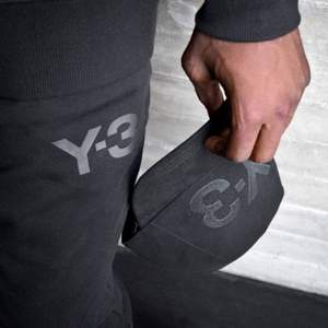 Y-3 男士弯檐刺绣棒球帽 凑单低至£23.13