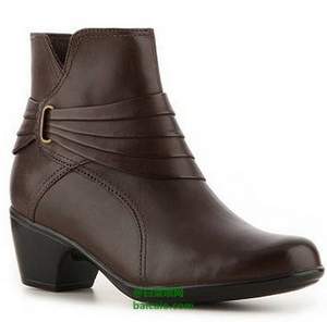 Amazon：Clarks 其樂 女士真皮短靴 3.3折$42.69 可用鞋類8折 到手￥330