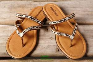Amazon：<span>大白菜！</span>換季清倉，Minnetonka 迷你唐卡 波西米亞風(fēng)人字拖 $20.73 可用鞋類8折 到手￥180