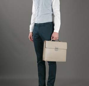 JOMASHOP：Celine 零錢包 1折 $19.99，F(xiàn)erragamo 菲拉格慕 男士公文包 3.9折 $699