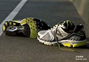 New balance官網(wǎng)：<span>大白菜！</span>M1260 男士高端專業(yè)支撐避震跑鞋 新低$25.49（$29.99 下單85折）到手￥235 國(guó)內(nèi)￥1099