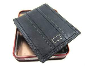 Amazon：Levi's 李维斯 真皮钱包 $13.38（$16.72 鞋服8折） 到手￥100