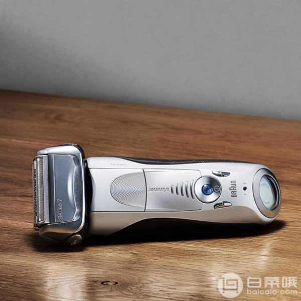 Braun 博朗 7899CC 电动剃须刀 带清洁底座史低￥1499包邮