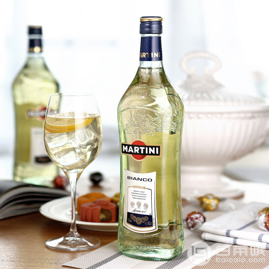 意大利进口 Martini 马天尼 味美思 白威末酒 1L*7瓶 309.68元包邮新低44.24元/件（双重优惠）