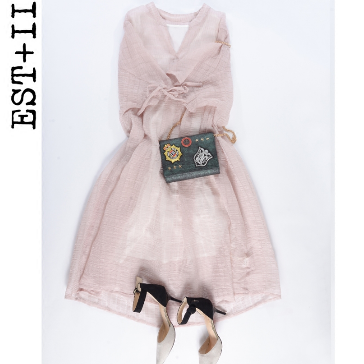 2018夏季新款，EST＋II 艺诗  肌理感纯色五分袖宽松A字摆连衣裙 2色￥149包邮（需用￥50优惠券）
