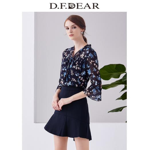 2018夏季新款，D．F．DEAR 德菲蒂奥 v领系带修身雪纺衬衫￥159包邮（需领￥100优惠券）