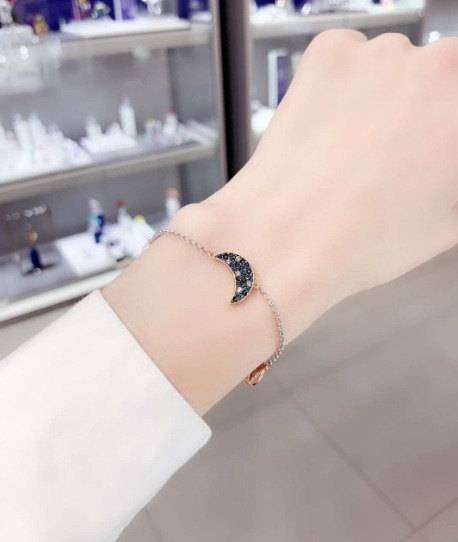 Swarovski 施華洛世奇 藍(lán)色珍珠星月手鏈*3件 5490934 837.9元包稅包郵折279.3元/件