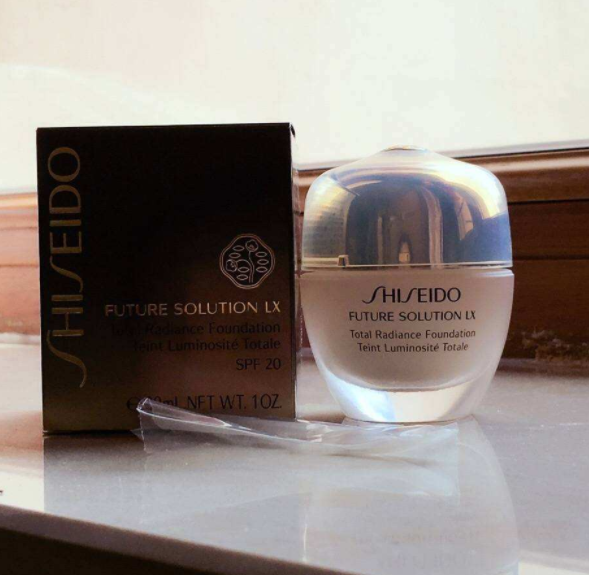 高端贵妇粉底，Shiseido 资生堂 时光琉璃御藏奢采粉底霜 SPF15 30ml413.04元