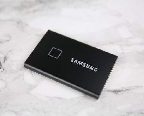 SAMSUNG 三星 T7 Touch 移动固态硬盘 1TB ‎MU-PC1T0K新低879.73元