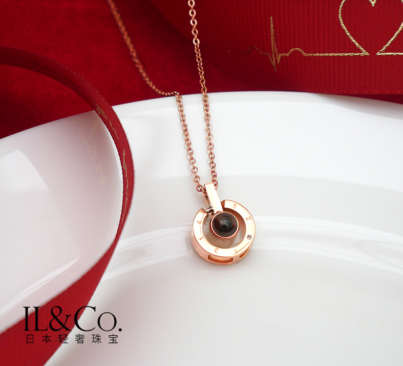 日本独立设计师珠宝品牌，IL&Co 玫瑰金双面佩戴钻石项链（主钻0.6分 附GIC证书）99元包邮（双重优惠）