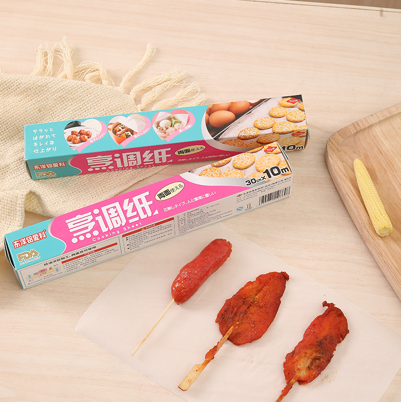 日本 Toyal 东洋铝 食品用烘焙烤盘纸烹调纸 30cm*10m*3盒14.7元包邮（折4.9元/件）