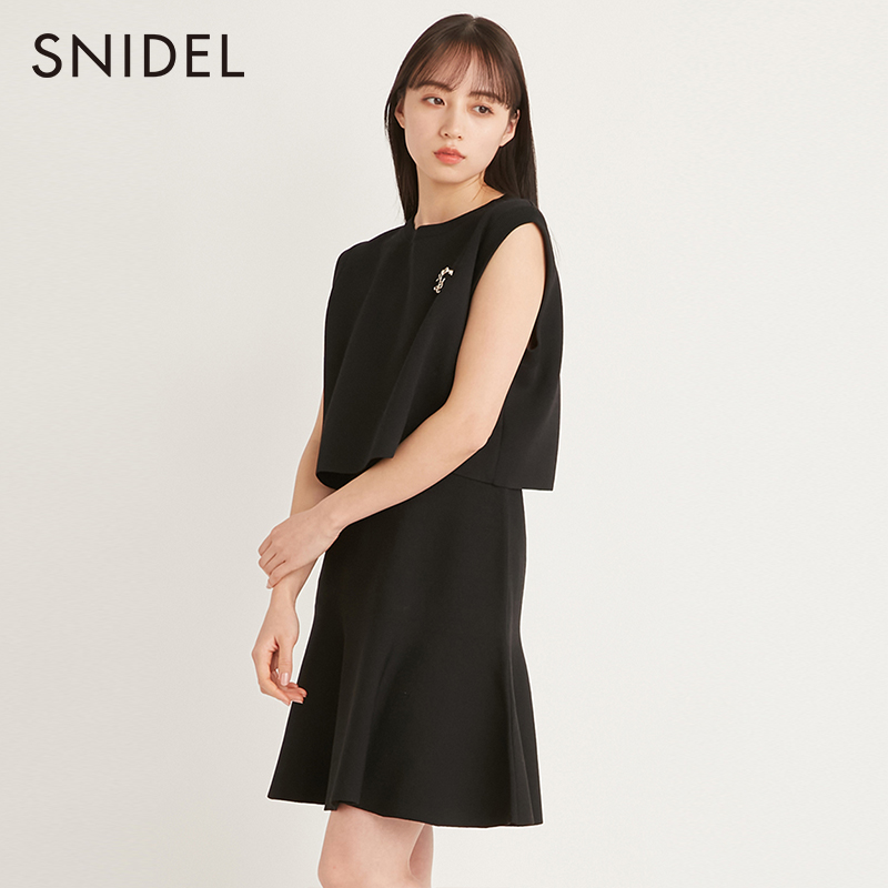 Snidel 2023春夏 日系胸针无袖针织背心半裙套装 SWNO232068388.14元（天猫旗舰店840元）