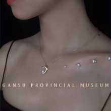 甘肅省博物館 吞月銜光·原創(chuàng)文創(chuàng)產(chǎn)品銅鍍18K金項(xiàng)鏈/耳飾