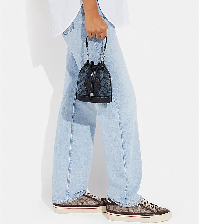 COACH 蔻馳 DEMPSEY 經(jīng)典標志真皮拼接迷你水桶包新低811.77元（天貓2150元）