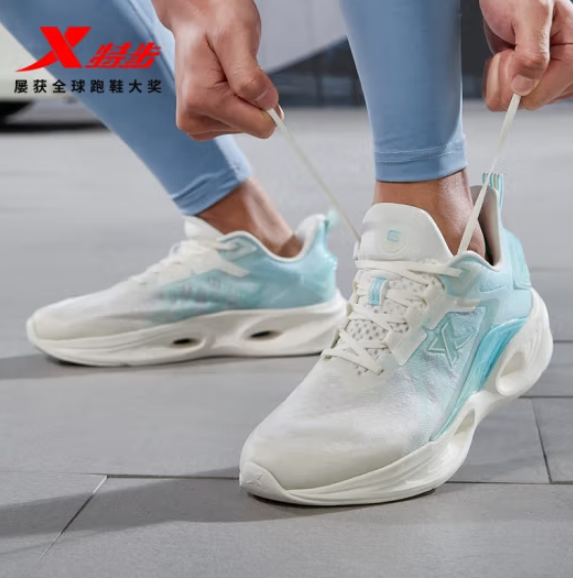 <span>白菜！</span>XTEP 特步 氢风科技6.0 男款运动跑鞋 +凑单品新低110.2元包邮（多重优惠）