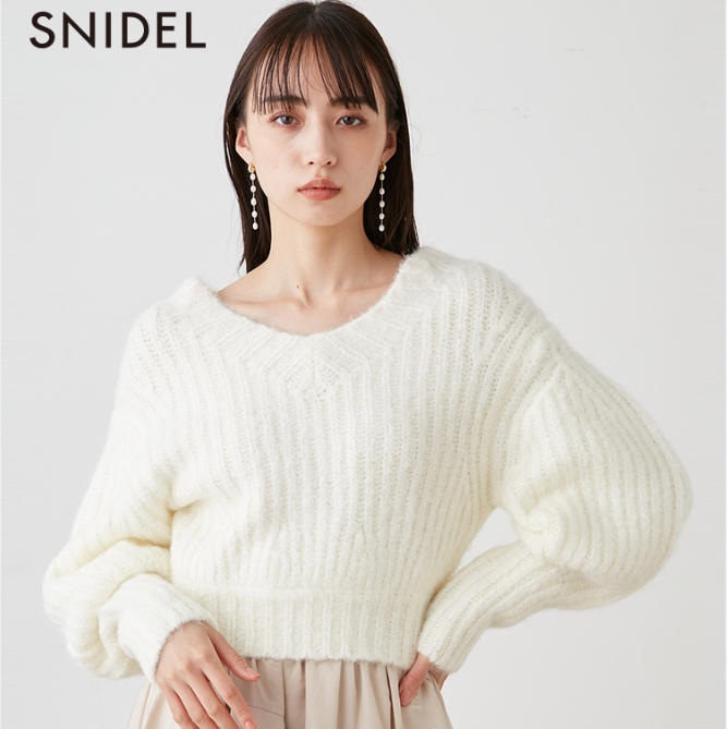 SNIDEL 2023秋冬女士纯色灯笼袖V领针织衫 SWNT235087425.59元（天猫旗舰店1080元）
