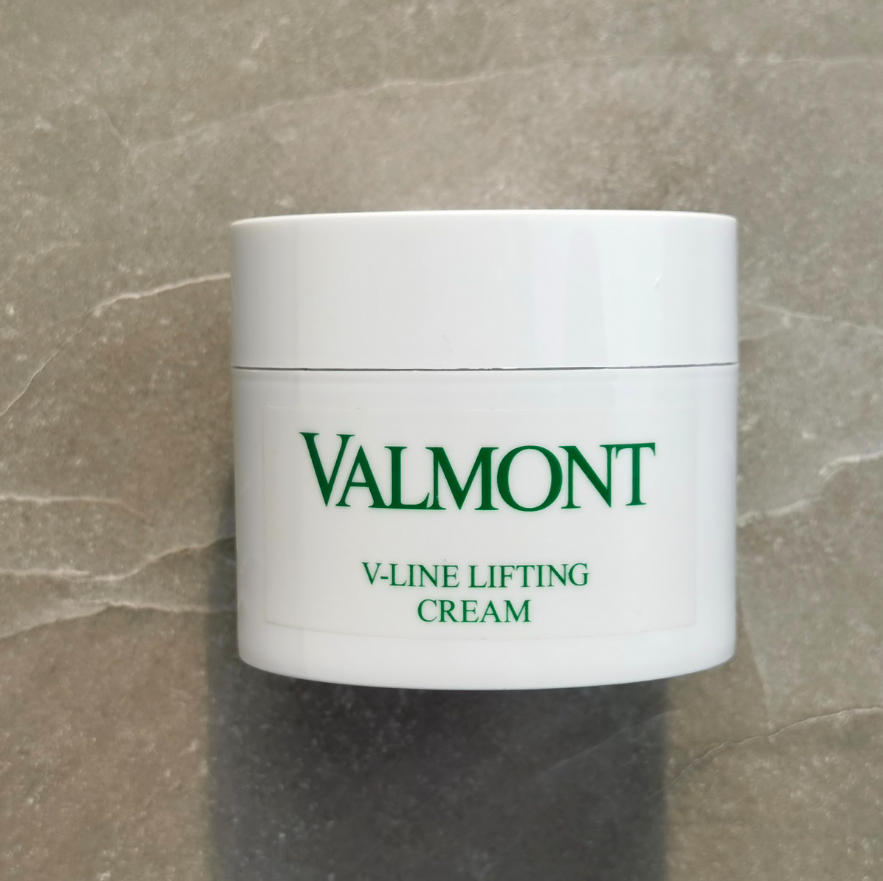 <span>白菜！</span>瑞士皇后级护肤品牌，Valmont 法尔曼 V-Line 塑颜抗皱修护面霜 200ml院线装免费直邮新低2655.44元（天猫2490元/50ml）