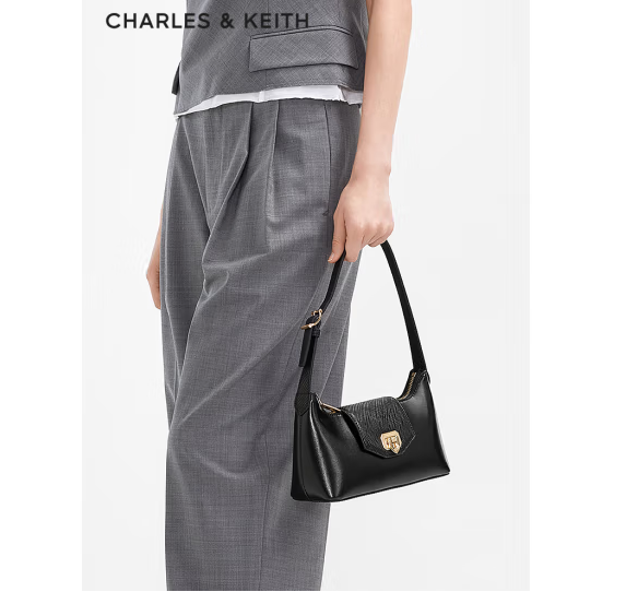 <span>白菜！</span>Charles ＆ Keith 小CK 翻盖手提法棍腋下包新低153.5元包邮