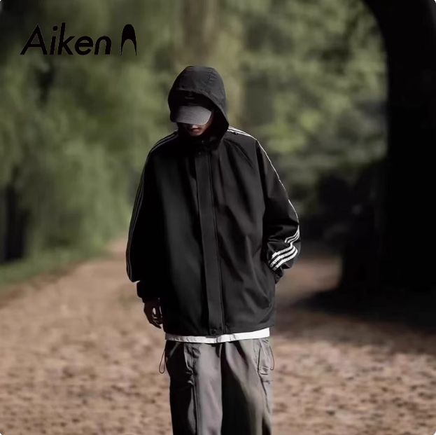 森马集团 Aiken 爱肯 情侣款户外条纹连帽冲锋衣外套 多色新低29.9元包邮