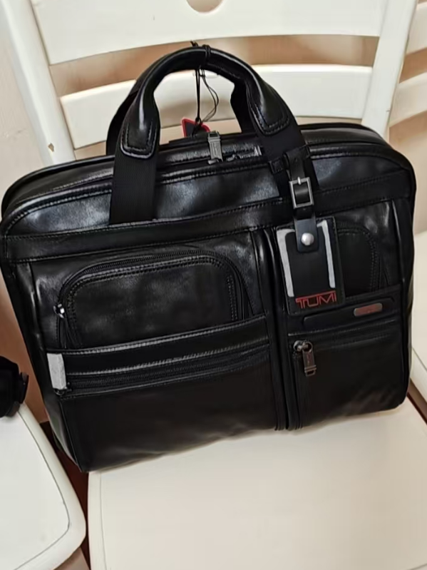 <span>白菜！</span>Tumi 途明 DFO GEN 4.2 牛皮革薄款商務通勤公文包 0963516D4新低1745元包郵