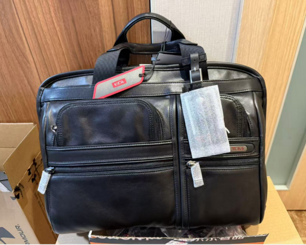 <span>白菜！</span>Tumi 途明 DFO GEN 4.2 牛皮革薄款商務通勤公文包 0963516D4新低1745元包郵