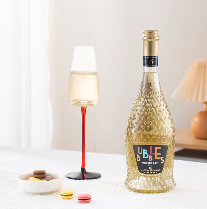意大利原瓶進(jìn)口，Moscato d'Asti 星空莫斯卡托 阿斯蒂小花甜白葡萄酒750ml*3瓶新低121.35元包郵（40.45元/瓶）