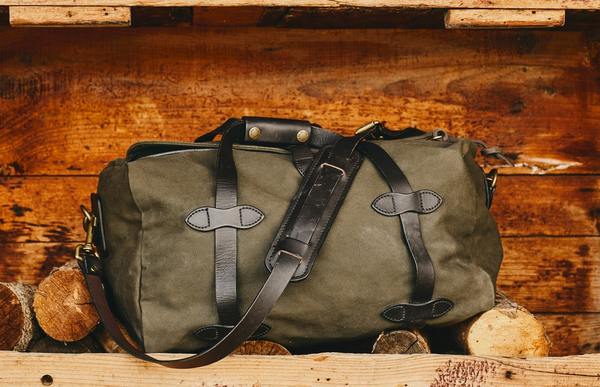 美产经典，Filson Rugged 斜纹棉旅行包 中号2186.7元