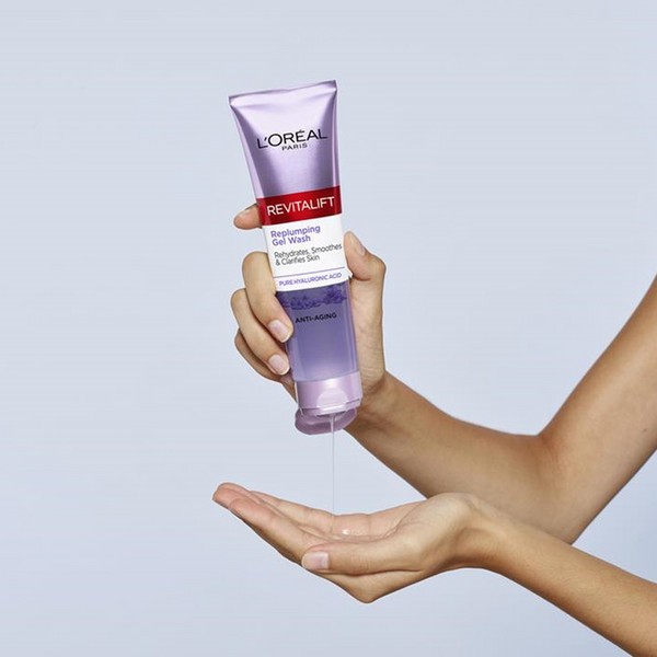 L'Oreal Paris 巴黎歐萊雅 復(fù)顏系列 含玻尿酸抗衰老保濕潔面凝膠150mL68.8元