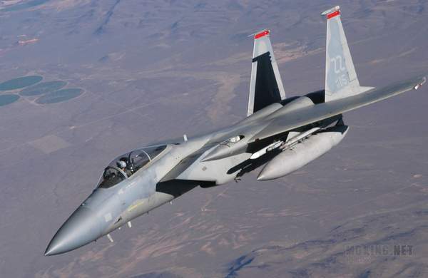 Platz 1/72 美国空军 F-15C战斗机 鹰 第18战术战斗航空团 将军1982 塑料模型AC-63新低169.22元（可3件9折）
