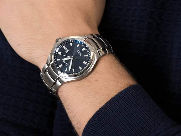 Citizen 西铁城 超级钛系列 BM7430-89L 男士光动能腕表1158元