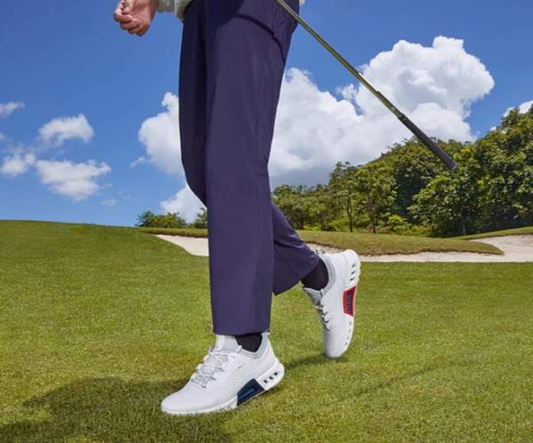 Ecco 爱步 Golf Biom C4高尔夫健步系列 男士Gore-Tex®防水高尔夫运动鞋130404新低881.63元（天猫旗舰店2579元）