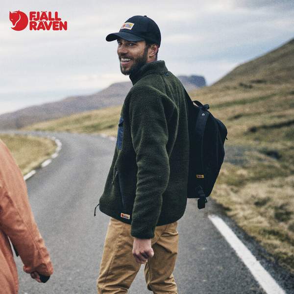 Fjällräven 瑞典北极狐 Vardag Pile 男士仿羊羔绒夹克F84158折后新低708.27元（天猫旗舰店1329元）