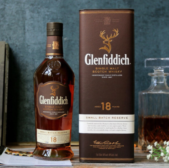 Glenfiddich 格兰菲迪 18年苏格兰达夫镇单一麦芽威士忌 700ml389元包邮（需领券）