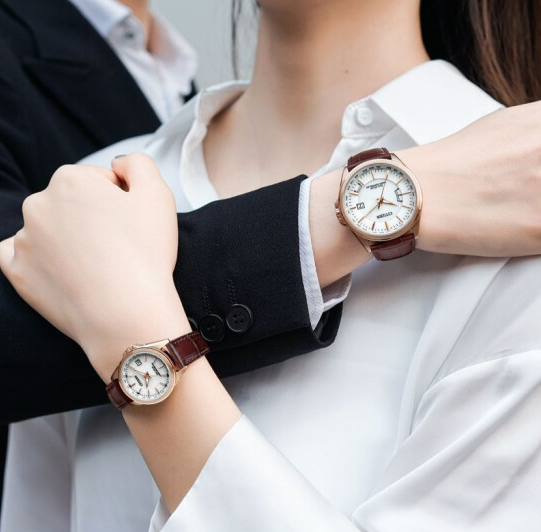 Citizen 西鐵城 超級(jí)空中之鷹系列 CB0253-19A 男士光動(dòng)能五局電波石英表1466.51元（京東自營(yíng)3450元）